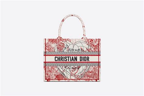 dior 300$ bag|christian dior bag price guide.